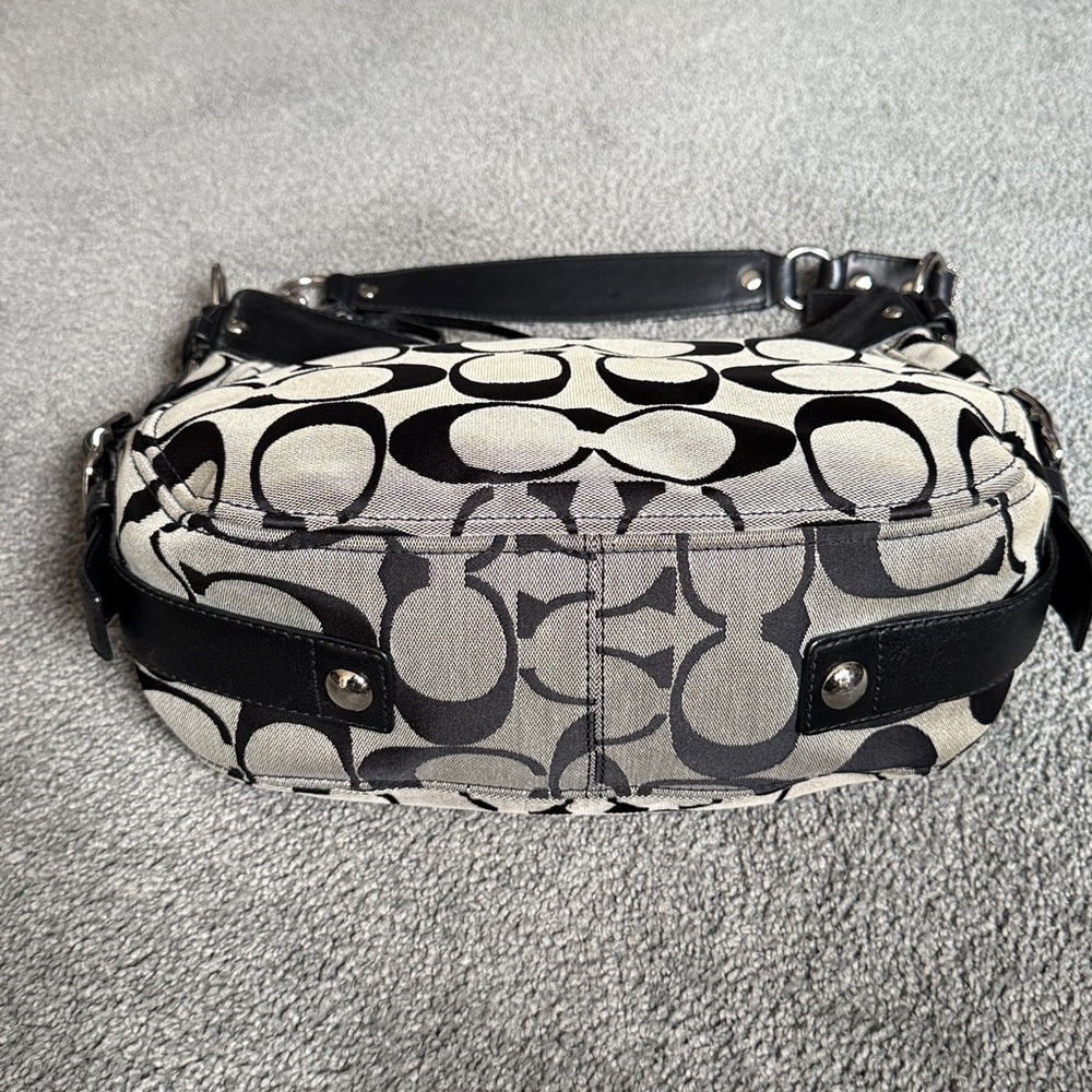 Coach Signature Hobo Blk/Tan Shoulder Bag. Teal Blue Interior! 12.5”Hx15”Wx5”D! - Picture 8 of 16